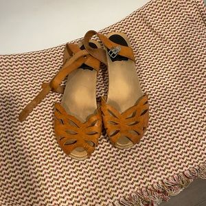 Swedish Hasbeens- sandals! Pre owned